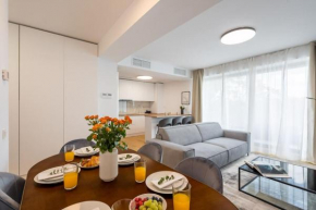 Luxurious Central New Penthouse + Parking